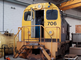 FGC cede al Ayuntamiento de Sant Vicen� de Castellet la locomotora 706 de Alstom