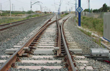 Adjudicado el suministro y transporte de desv�os para el acceso ferroviario al puerto de Sagunto