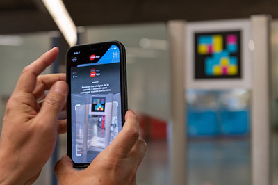 Transportes Metropolitanos de Barcelona se�aliza todas sus paradas con etiquetas inteligentes