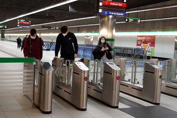 Los metros de M�laga y Granada recuperan su horario habitual de madrugada en fin de semana