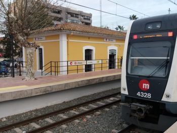 Construccin de puntos de cruce en La Vallesa y Fuente del Jarro para el Plan de Mejora de Frecuencias de Metrovalencia