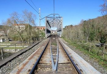 Licitados trabajos de rehabilitaci�n de dos puentes en la l�nea Monforte de Lemos-Vigo