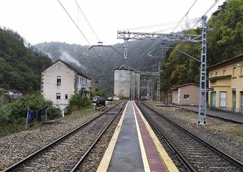 Licitado el tratamiento de andenes y cruces entre andenes en cuatro estaciones del tramo Orense-Monforte de Lemos