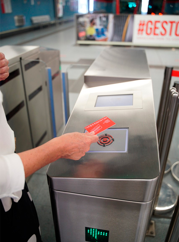 Metro Ligero Oeste mejora sus barreras de acceso con nuevas tecnolog�as