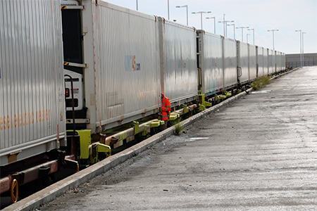 Nuevo servicio ferroviario de contenedores desde el puerto de Alicante al Reino Unido