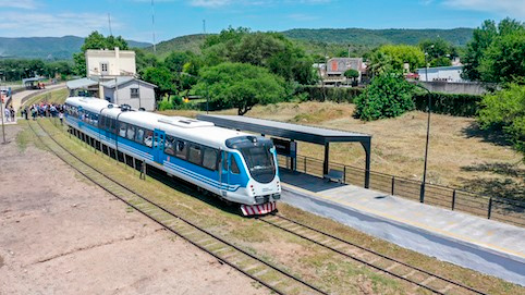 Trenes Argentinos reabre el servicio de cercan�as de C�rdoba despu�s de 44 a�os