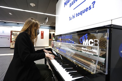 Un piano en la estaci�n de Gracia de FGC 