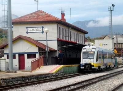Modernización de estaciones de la línea de ancho métrico León-Guardo