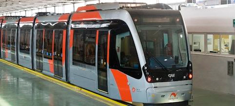Primeras pruebas del nuevo tranv�a aut�nomo de CAF en Zaragoza