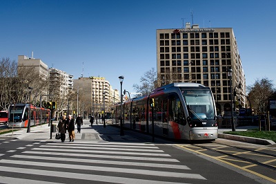 El Ayuntamiento de Zaragoza aportar� fondos para comprar dos nuevos tranv�as