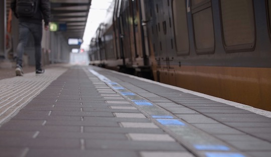 El gestor de infraestructuras holand�s activa un proyecto para distribuir los viajeros en los andenes