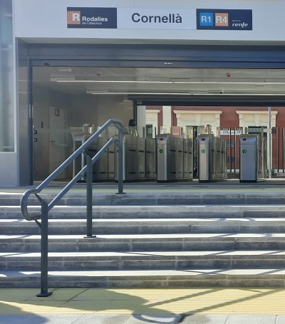 En servicio el nuevo ed�culo de acceso a la estaci�n de Cornell�