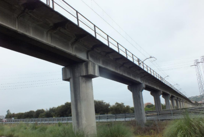 Refuerzo del viaducto de Raos, en la l�nea de ancho m�trico Bilbao-Santander