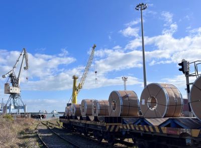 Construcci�n de la red ferroviaria interior del Puerto de Sagunto, en Valencia