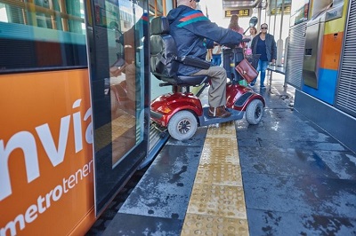 El tranv�a de Tenerife renueva su certificaci�n de accesibilidad