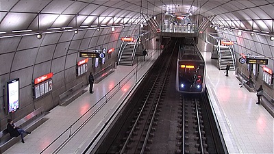 Metro Bilbao instalar� pletinas para salvar la diferencia de cota entre trenes y andenes