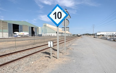 Obras de modernizaci�n de v�a del puerto exterior de Huelva