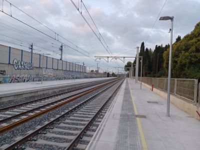 Montaje del tercer hilo entre Vilafranca del Pened�s y Sant Vicen� de Calders