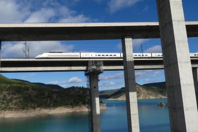 Modernizaci�n de la estructura del viaducto del Istmo, en la l�nea de alta velocidad Madrid-Valencia