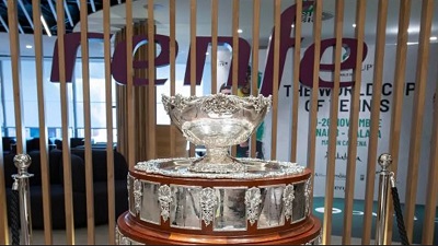 Renfe traslada el trofeo de la Copa Davis en AVE desde Atocha a M�laga