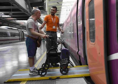 Adif Acerca, r�cord en 2023 de asistencias a viajeros en sus estaciones