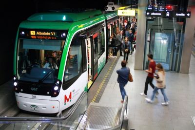 Metro de Granada recibe la mejor puntuación de los usuarios desde su puesta en funcionamiento