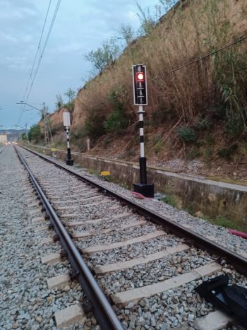 Adaptaci�n de la se�alizaci�n de la estaci�n oscense de Almud�var a las nuevas v�as de apartado