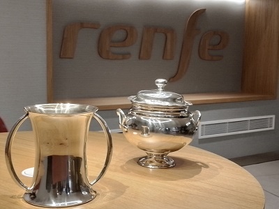 Renfe traslada en AVE a M�laga los trofeos de la Copas de la Reina y del Rey de hockey hierba