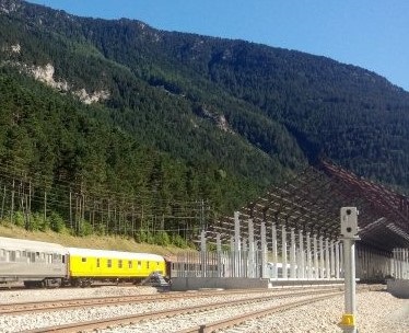 Arag�n solicita la reapertura de la l�nea Canfranc-Pau antes de 2030