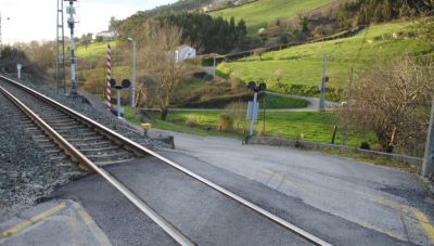Supresin de seis pasos a nivel de la red de ancho mtrico en Reocn, Pilagos y Riotuerto, Cantabria