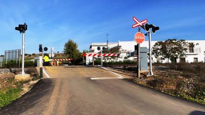 Adif mejorar� la protecci�n de once pasos a nivel en el tramo Guadalmez-Castuera 