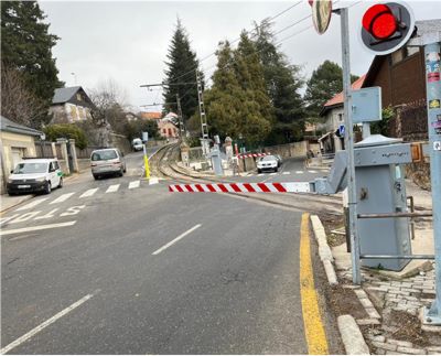 Renovaci�n de once pasos a nivel en la l�nea Cercedilla-Los Cotos, en Madrid