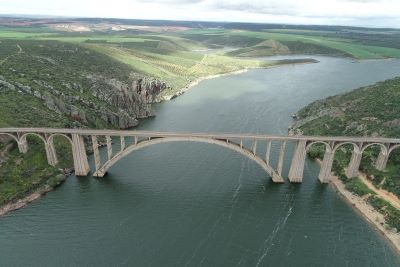Rehabilitaci�n del viaducto Mart�n Gil en el embalse de Ricobayo, en Zamora