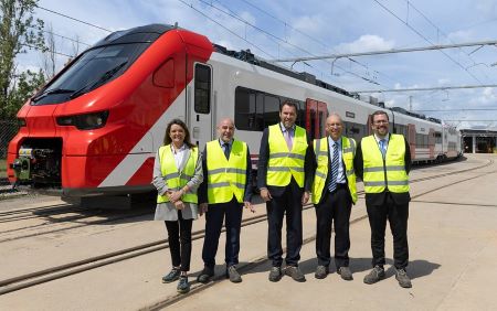 Visita las instalaciones de Alstom Espaa el ministro de Transportes y Movilidad Sostenible 