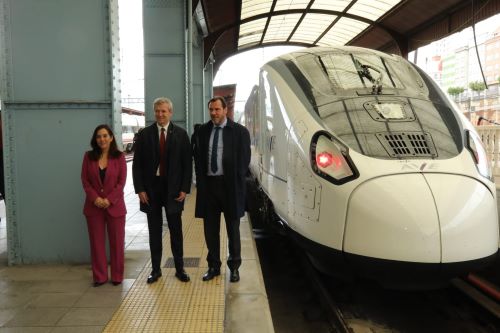 Viaje de simulaci�n en el nuevo AVE S106, entre Madrid y La Coru�a