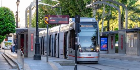 �ltima fase de pruebas de la ampliaci�n del tranv�a a Nervi�n, en Sevilla