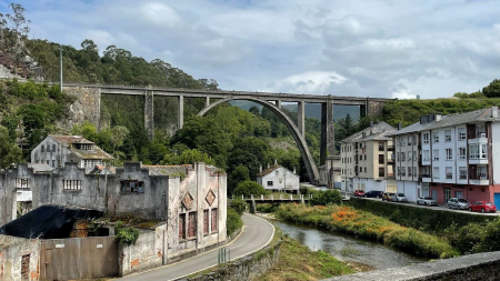 Renovaci�n de dos puentes de la red de ancho m�trico en Luarca
