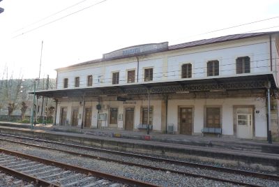 Un albergue de peregrinos en la estaci�n del municipio orensano de Ribadavia