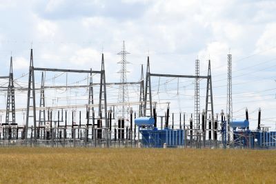 Contrato para el mantenimiento de las l�neas de alta tensi�n de Adif y Adif AV