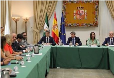 Estudio de viabilidad del tren de la Costa del Sol y creaci�n de dos grupos de trabajo sobre movilidad