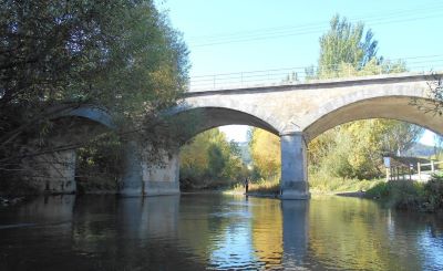 Obras de renovaci�n del puente sobre el r�o Arga en Navarra para mejorar su protecci�n