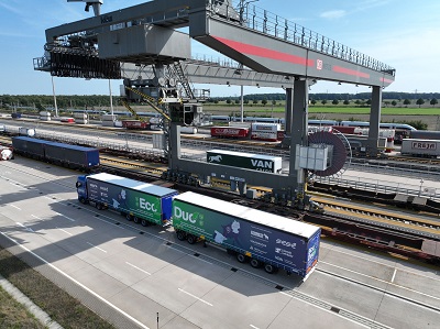 Comienzan las pruebas intermodales con veh�culos duotrailer entre Espa�a y Alemania