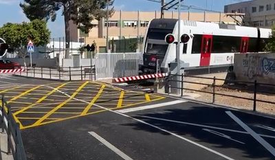Mejora de accesibilidad y seguridad de pasos a nivel peatonales y entre andenes en Metrovalencia