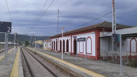 Adjudicada la renovaci�n de 106 kil�metros de la l�nea convencional Villa del R�o-Palma del R�o