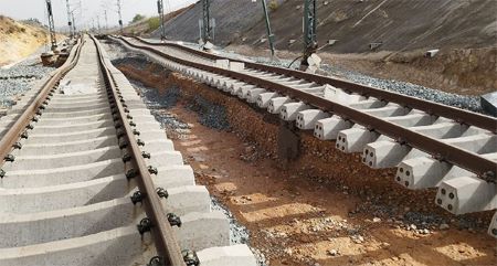 Tres l�neas de cercan�as y de alta velocidad Valencia-Madrid, gravemente da�adas por la Dana