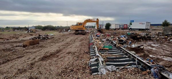 Movilizados 930 trabajadores y 319 m�quinas para reconstruir las carreteras y v�as de Valencia 