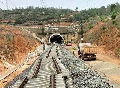 Avances en la reconstrucci�n y reparaci�n de la red ferroviaria en Valencia