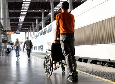Adif Acerca contar� con 270 nuevas plataformas para facilitar el acceso de silla de ruedas a los trenes