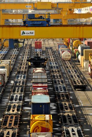 Adif licita el uso de m�s de 77.400 metros cuadrados en la terminal de mercanc�as de Barcelona-Morrot