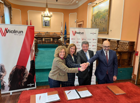 Acuerdo para la integraci�n ferroviaria y el desarrollo urbano en Ir�n